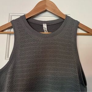 NWT Lululemon Gray Breeze By Muscle Tank 6